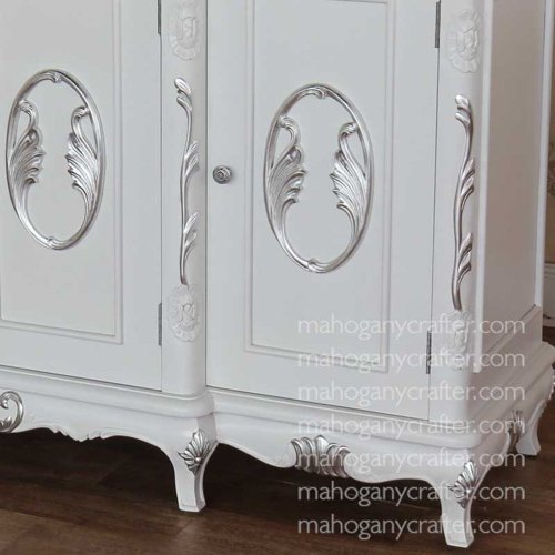 Mixed-finish-Pure-White-with-Plain-Silver-Leaf