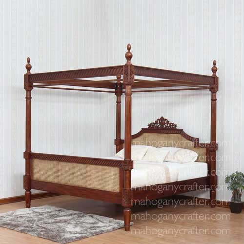 B 010 – Provencal Canopy Bed King Size