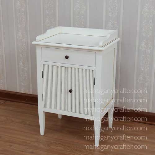 BE 126 – Newport Bedside 51x38x76cm