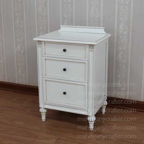 BE 132 – Sandra 3 Drawer Bedside 53x41x73cm