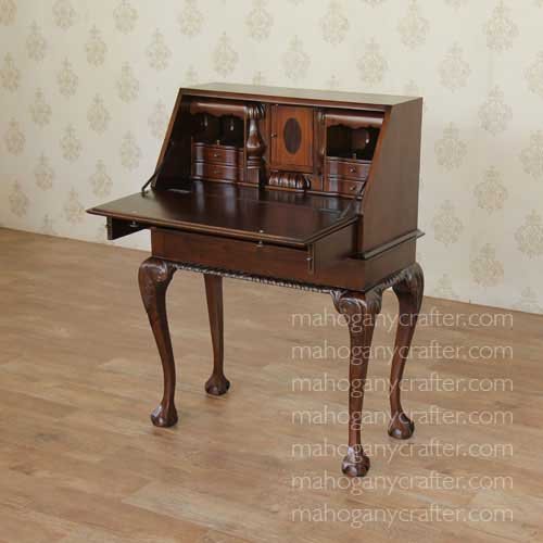 D 056 – Chippendale Small Bureau 75x39x103cm