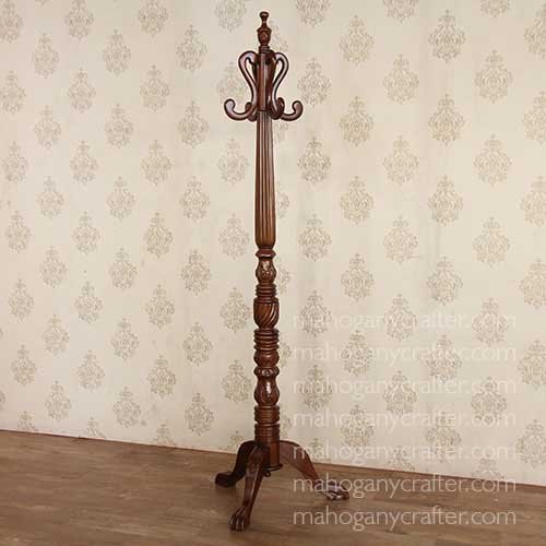 R 028 – Coat Hanger 50x50x183cm