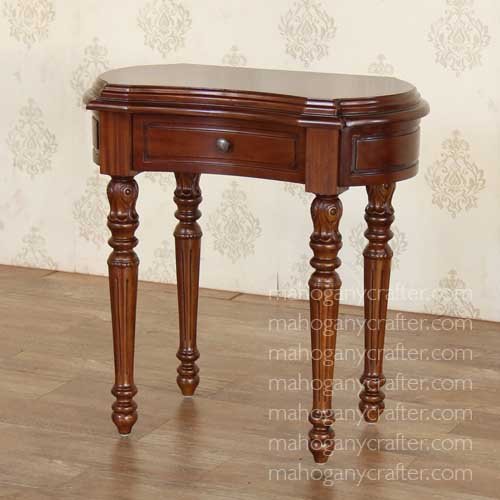 T 079 – Make-up Stand 65x37x65cm