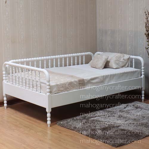 B 213 – Bobin Panel Sofa Bed – Painted White 201