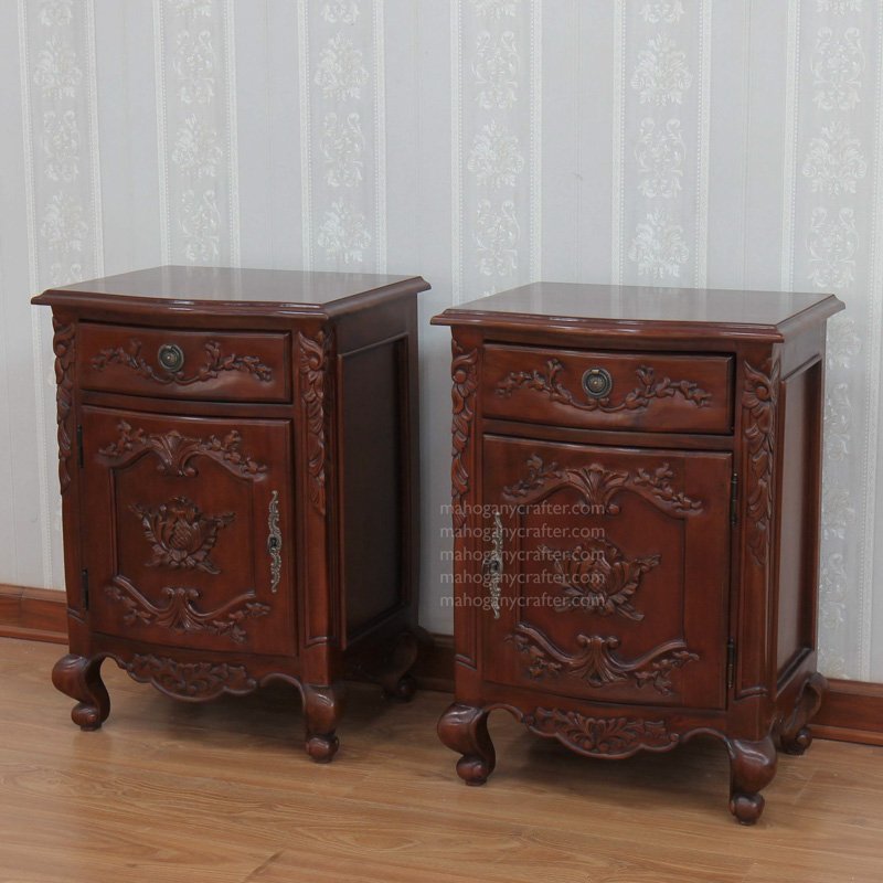 BS 052 – Antoinette bedside 62x48x82cm